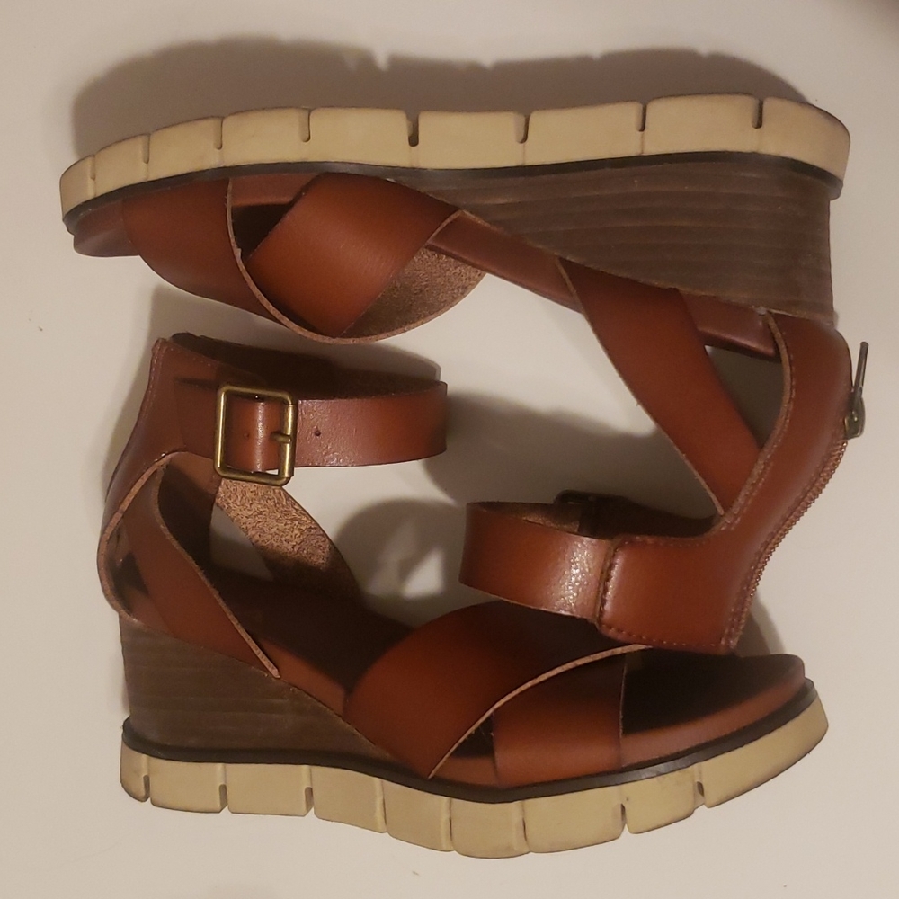 Mia size 7 wedge sandals